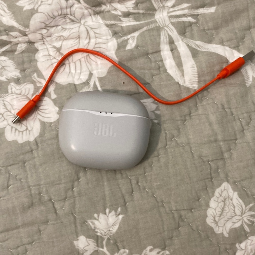 JBL Earbuds - Great/New Condition. Worn few times. Charger included.